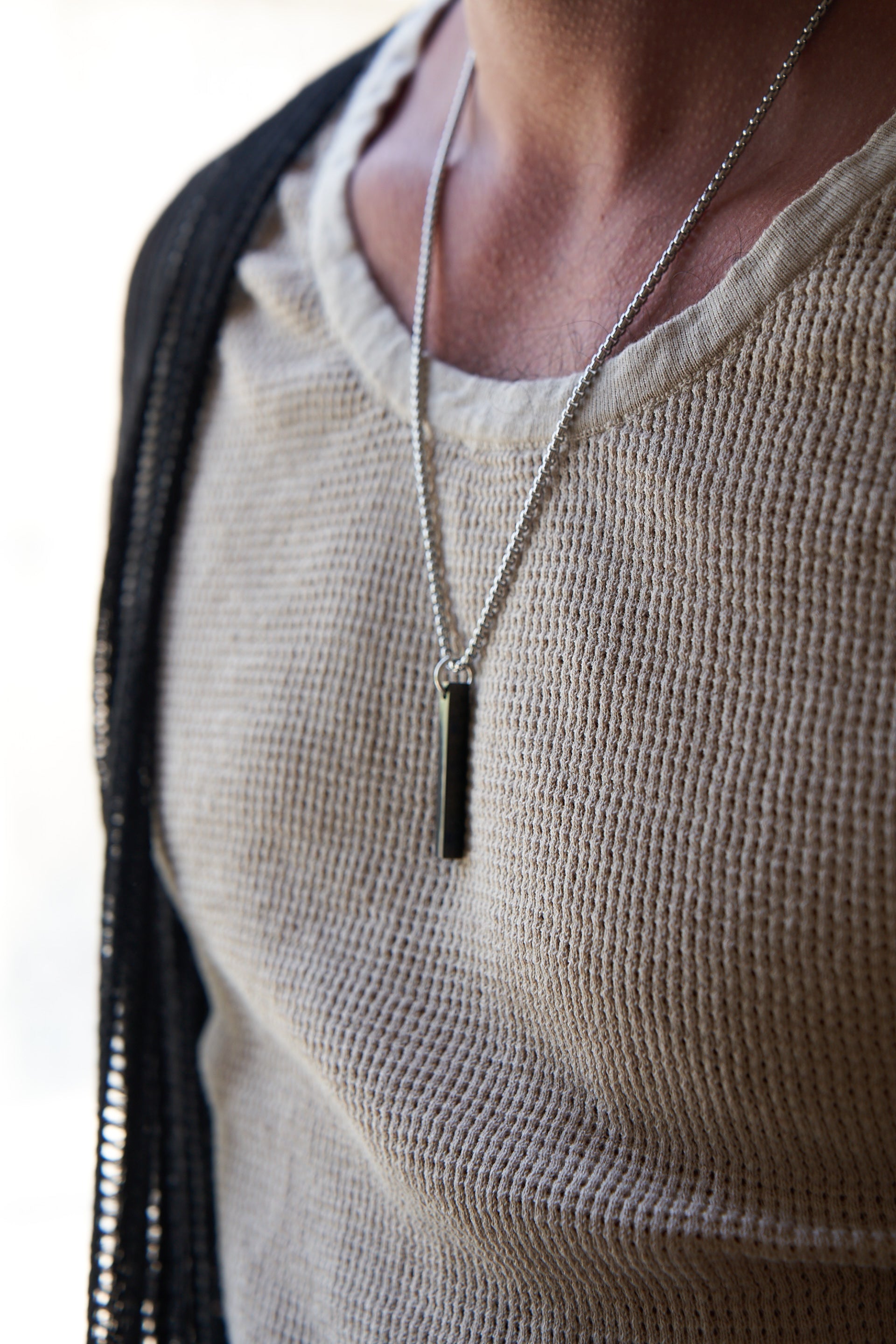 Eric Stainless steel necklace combined with a black rectangular pendant 